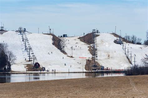 Wilmot ski wisconsin - Wilmot Mountain Resort, Wisconsin—a member of Vail Resorts' portfolio—issued a "candid" update on its current conditions earlier today. Spoiler alert: the mountain, like the rest of Wisconsin ...